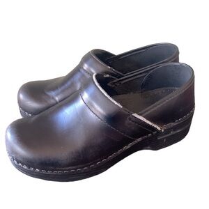 Dansko Professional Black Leather Clog Size 37